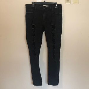 Levi’s 711 Skinny ripped black